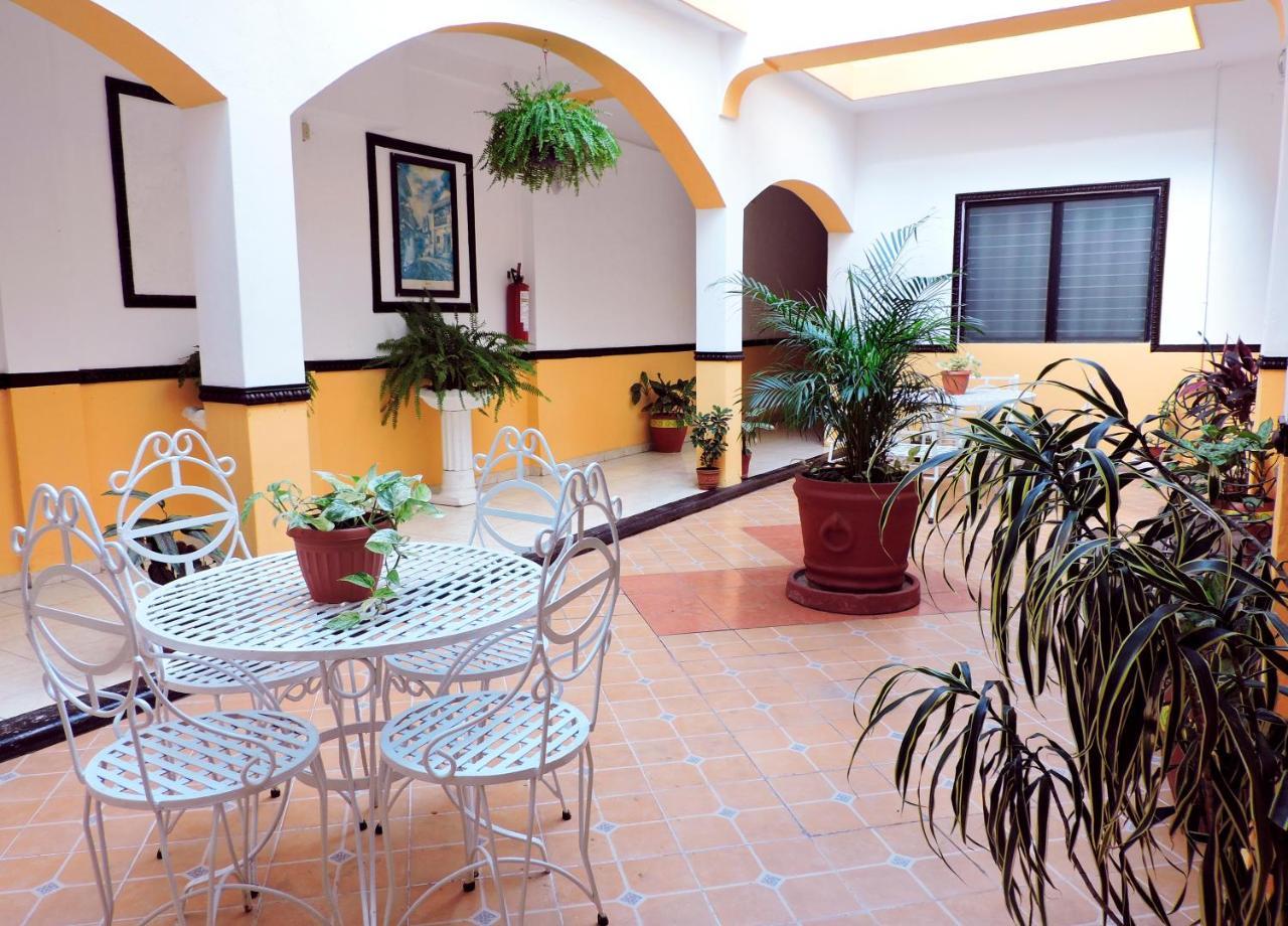 Hotel Valladolid Kültér fotó